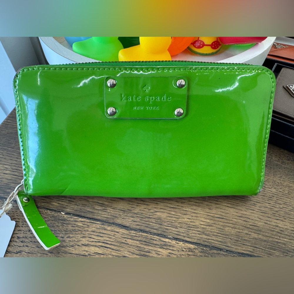 Kate Spade Green Patent Leather Zip Around Continental Wallet Polka Dot Interior